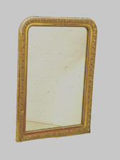 miroir époque Louis Philippe en stuc doré sculpté de frise d'oves . XIX siècle .