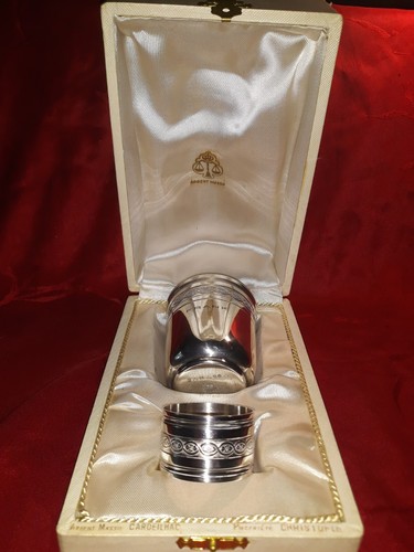 Jolie coffret ancien timbale - jolie,