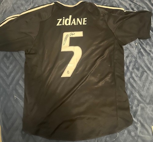 Zinedine zidane signed real - zinedine,