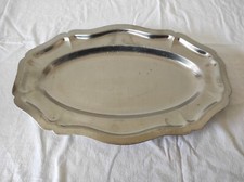 Plat de service ovale en inox  39 x 25 cm