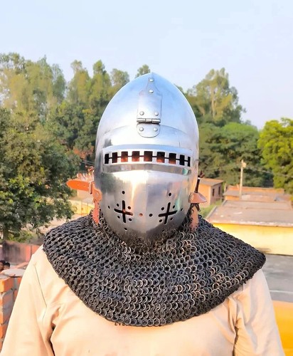 Casque bascinet médiéval - , en