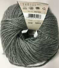 4 pelotes de laine/ 1 pelote