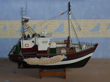 maquette de bateau type chalutier