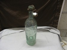 Ancienne bouteille en verre soufflé – vert d’eau clair – XIXe siècle ? – 29,5 cm