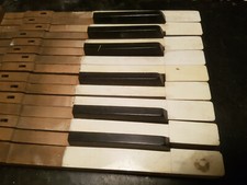 Touches piano XIXe siècle 