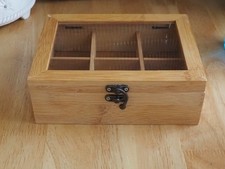 VITRINE  RECTANGULAIRE AVEC VITRE. Rangements objets miniature.21X16X7 CM