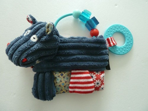 Doudou plat hochet - doudou,