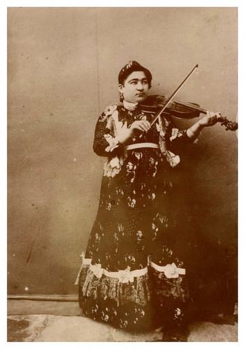 Portrait woman musician - portrait, a