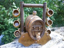 ancien petit tonneau fût en