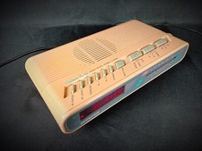 Vintage radio réveil éléctronique rose "Prestige modèle no.736 FM/PO/GO"