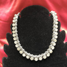 Tour de cou collier fantaisie brillants en faux diamants, monture couleur argent