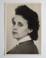 Portrait femme studio 3/4 -