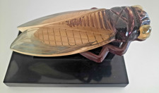 CIGALE EN BAKELITE ET LUCITE ART DECO MONTEE SUR SOCLE NOIR ANNEES 1930