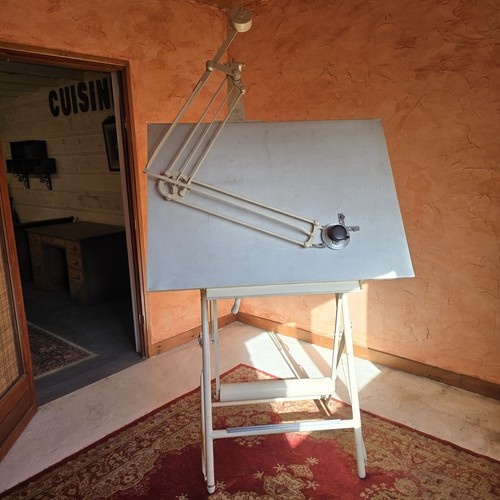 Table dessin de marque - table,