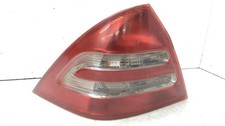 Feu Arrière Gauche Mercedes-Benz C220 W203 105kW Berline 2001 LHD 3311