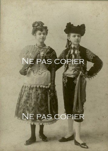 Deux enfants costumés - enfants, matador