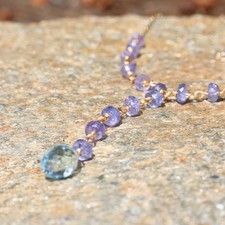 collier en pierre précieuse