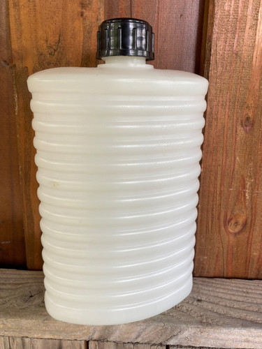 Ancienne gourde plastique - en,