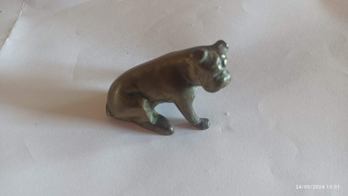 Figurine chien boxer - assis, en