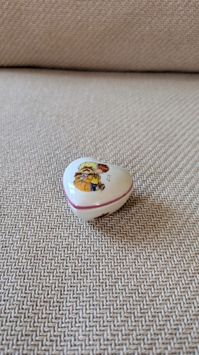 Petite boîte ancienne - , en