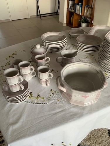 Service table faiencerie - de,