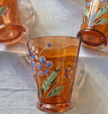 6 ANCIENS PETITS VERRES A