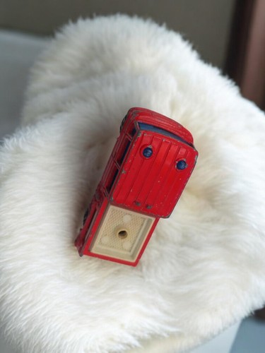 Véhicule miniature ancien bus