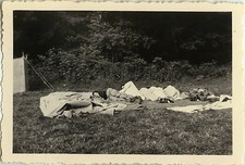 PHOTO ANCIENNE - VINTAGE SNAPSHOT - SCOUTISME CAMPEMENT SOMMEIL RÉVEIL SCOUT 