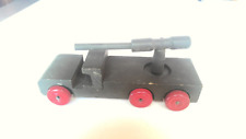 Jouet ancien militaire en bois Auto mitrailleuse roues en tôle en 2 parties