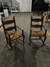 A 047 Deux fauteuils style provençal   Bien Lire La Description Svp