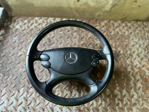 Volant multifonctionnel