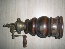 moulin a poivre en bois