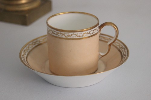 Tasse sous - et, sa
