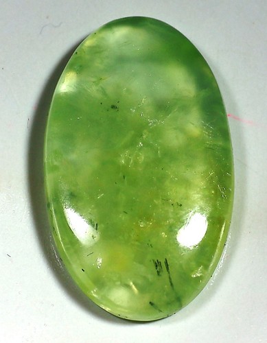 Cabochon ovale préhnite vert