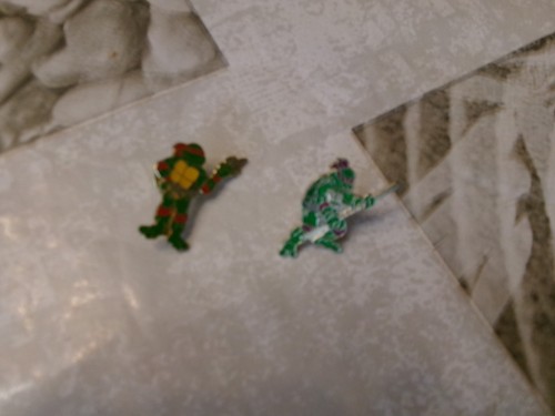 Lot pin tortues - 2, pin's