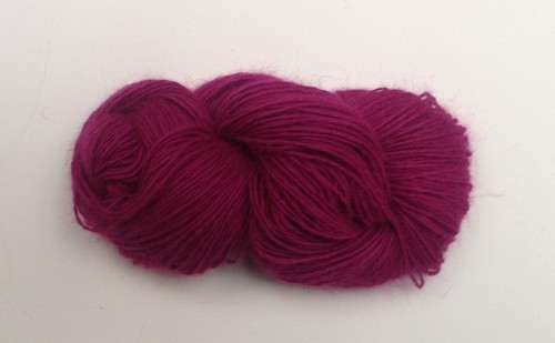 Raspberry angora yarn - 80%,