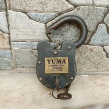 Ancienne serrure en fer