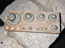 boite ancienne de poids  pour