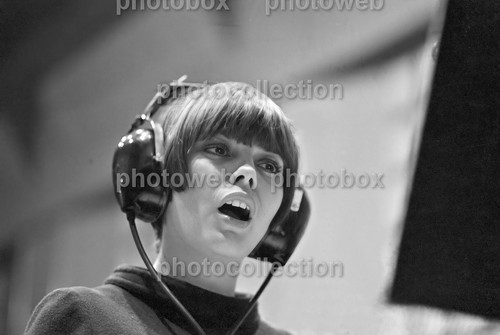 Mireille mathieu exclusive - mireille,