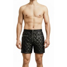 Short en cuir matelassé noir