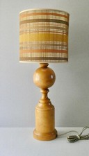 lampe en bois tourné, abat jour d'origine, vers 1970, seventies, hauteur 65 cm