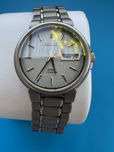 Montre seiko spirit titanium - montre,