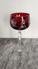 VERRE A PIED EN CRISTAL DE COULEUR  ROUGE
