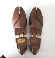 Embauchoirs chaussures en bois