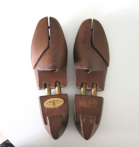 Embauchoirs chaussures bois - embauchoirs,