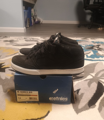 Etnies number mid skateboard