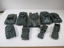 LOT 9 MILITAIRE CHAR TANK JEEP