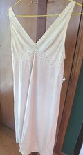 Womens VASSARETTE Beige Full Slip/Nightgown w/ Stretch Elastic Straps Size 34