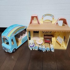 Ensemble crèche et bus