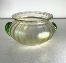 Petit vase irisé  Loetz